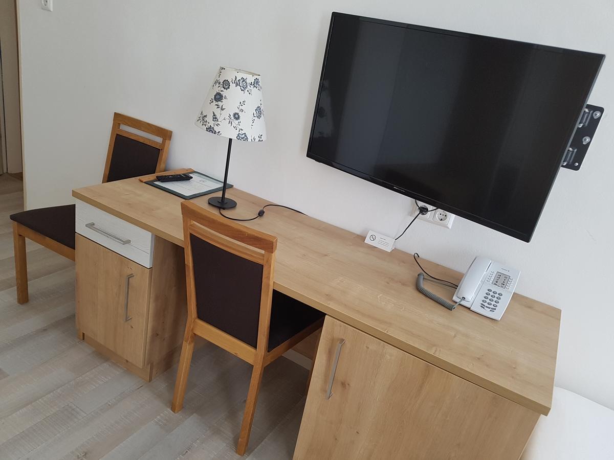 Hotel Lenau Stockerau Eksteriør billede