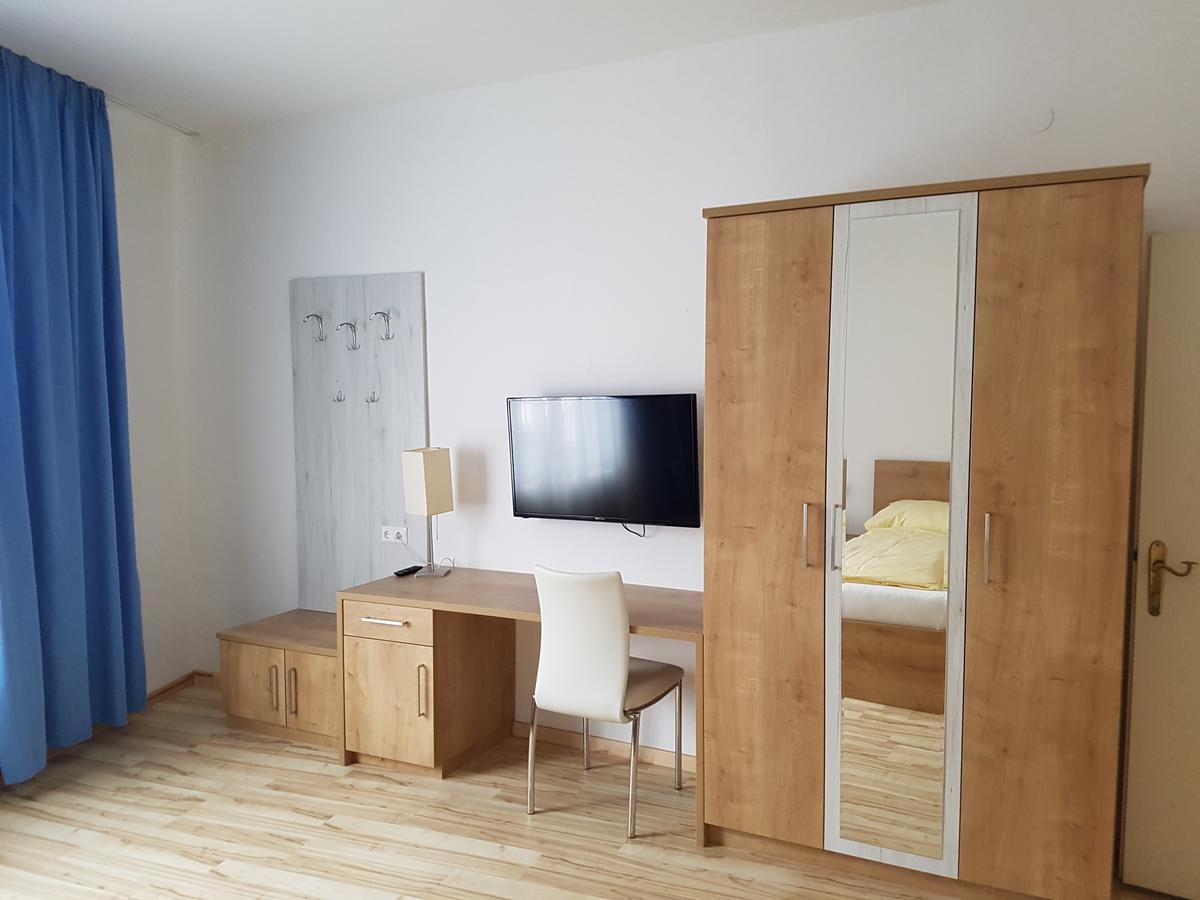 Hotel Lenau Stockerau Eksteriør billede