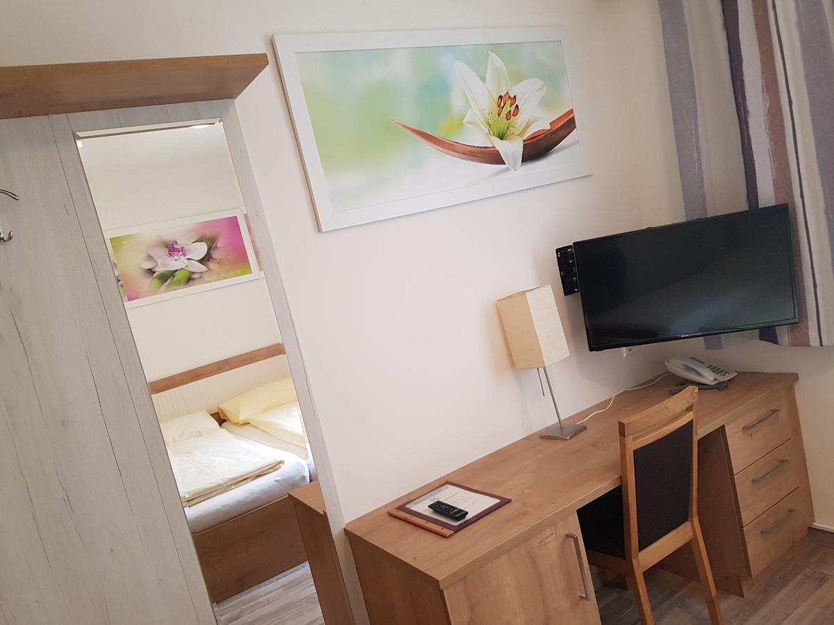 Hotel Lenau Stockerau Eksteriør billede